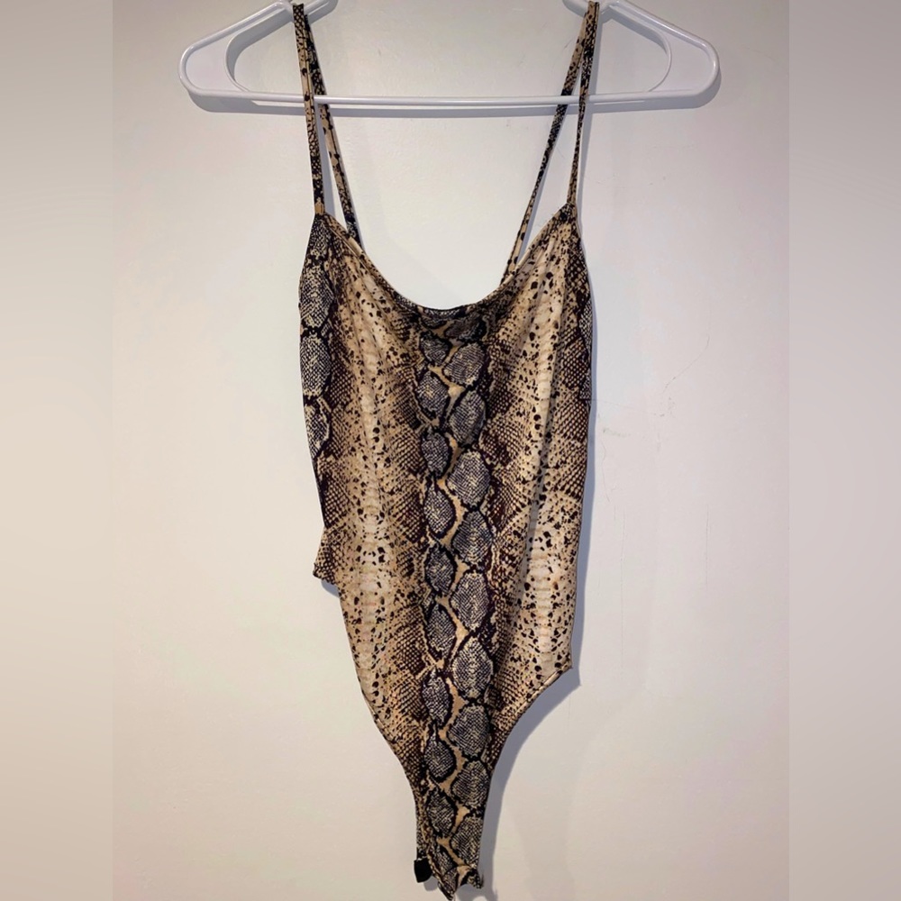 Boohoo tan/brown/black animal print bodysuit US 4
